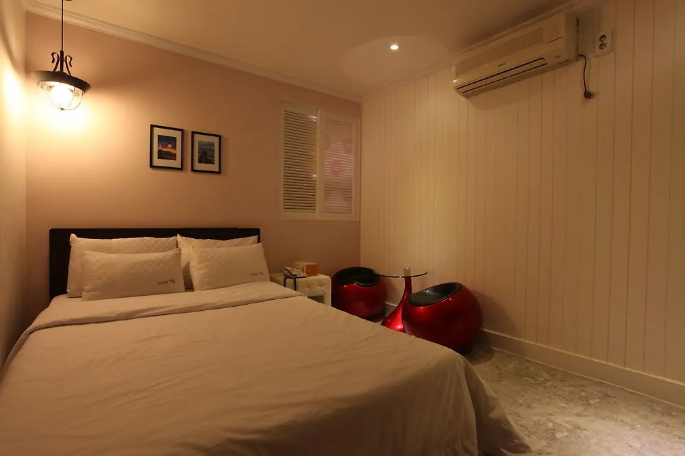 Hotel Goguma Shinchon Seoul